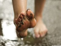 Feet - Irina - 2005-08-23 Barefoot walk under the rain