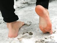Feet - Irina A - 2015-08-27 Barefoot in the winter city