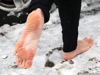 Feet - Irina A - 2015-08-27 Barefoot in the winter city