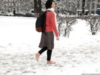 Feet - Irina A - 2015-08-27 Barefoot in the winter city