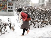 Feet - Irina A - 2015-08-27 Barefoot in the winter city