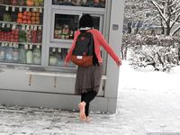 Feet - Irina A - 2015-08-27 Barefoot in the winter city