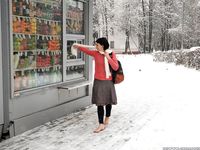 Feet - Irina A - 2015-08-27 Barefoot in the winter city