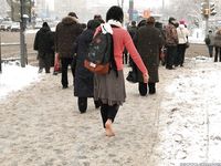 Feet - Irina A - 2015-08-27 Barefoot in the winter city