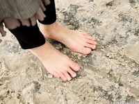 Feet - Irina A - 2015-08-27 Barefoot in the winter city