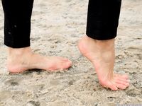 Feet - Irina A - 2015-08-27 Barefoot in the winter city