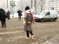 Feet - Irina A - 2015-08-27 Barefoot in the winter city