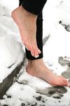 Feet - Irina A - 2015-08-27 Barefoot in the winter city