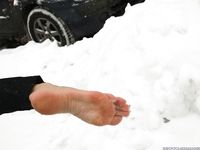 Feet - Irina A - 2015-08-27 Barefoot in the winter city