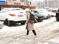 Feet - Irina A - 2015-08-27 Barefoot in the winter city