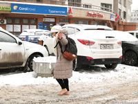 Feet - Irina A - 2015-08-27 Barefoot in the winter city