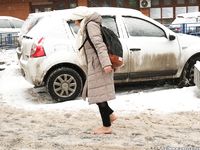 Feet - Irina A - 2015-08-27 Barefoot in the winter city