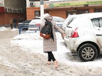 Feet - Irina A - 2015-08-27 Barefoot in the winter city