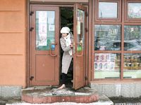 Feet - Irina A - 2015-08-27 Barefoot in the winter city