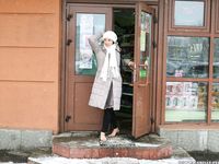 Feet - Irina A - 2015-08-27 Barefoot in the winter city