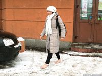 Feet - Irina A - 2015-08-27 Barefoot in the winter city