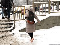 Feet - Irina A - 2015-08-27 Barefoot in the winter city