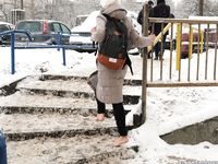 Feet - Irina A - 2015-08-27 Barefoot in the winter city