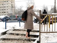 Feet - Irina A - 2015-08-27 Barefoot in the winter city