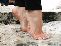 Feet - Irina A - 2015-08-27 Barefoot in the winter city