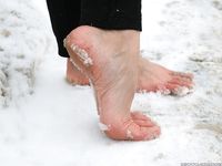Feet - Irina A - 2015-08-27 Barefoot in the winter city