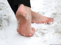 Feet - Irina A - 2015-08-27 Barefoot in the winter city