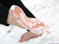 Feet - Irina A - 2015-08-27 Barefoot in the winter city