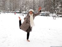 Feet - Irina A - 2015-08-27 Barefoot in the winter city
