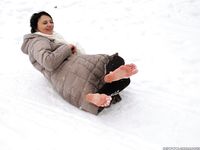 Feet - Irina A - 2015-08-27 Barefoot in the winter city