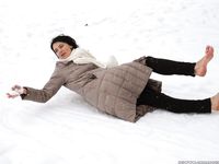 Feet - Irina A - 2015-08-27 Barefoot in the winter city