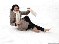 Feet - Irina A - 2015-08-27 Barefoot in the winter city