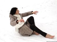 Feet - Irina A - 2015-08-27 Barefoot in the winter city