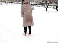 Feet - Irina A - 2015-08-27 Barefoot in the winter city