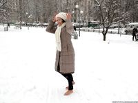 Feet - Irina A - 2015-08-27 Barefoot in the winter city