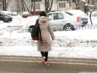 Feet - Irina A - 2015-08-27 Barefoot in the winter city