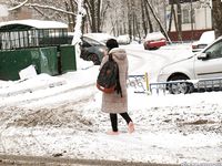 Feet - Irina A - 2015-08-27 Barefoot in the winter city