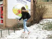 Feet - Irina B - 2016-05-04 From home without shoes