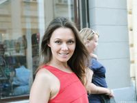 Feet - Irina C -2017-03-11 A coquettish barefoot beauty