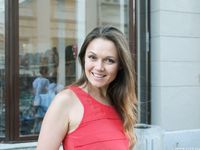 Feet - Irina C -2017-03-11 A coquettish barefoot beauty