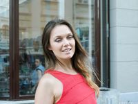 Feet - Irina C -2017-03-11 A coquettish barefoot beauty