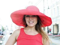 Feet - Irina C -2017-03-11 A coquettish barefoot beauty