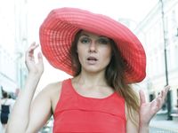 Feet - Irina C -2017-03-11 A coquettish barefoot beauty