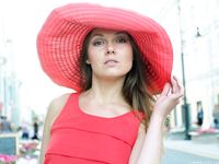 Feet - Irina C -2017-03-11 A coquettish barefoot beauty