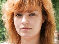 Feet - Irinka - 2009-10-07 Red-head barefoot beauty