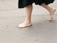 Feet - Irinka - 2009-10-07 Red-head barefoot beauty