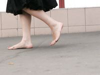 Feet - Irinka - 2009-10-07 Red-head barefoot beauty