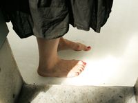 Feet - Irinka - 2009-10-07 Red-head barefoot beauty