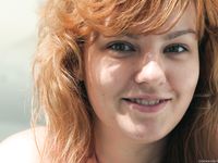 Feet - Irinka - 2009-10-07 Red-head barefoot beauty