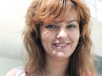 Feet - Irinka - 2009-10-07 Red-head barefoot beauty