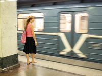 Feet - Irinka - 2009-10-07 Red-head barefoot beauty